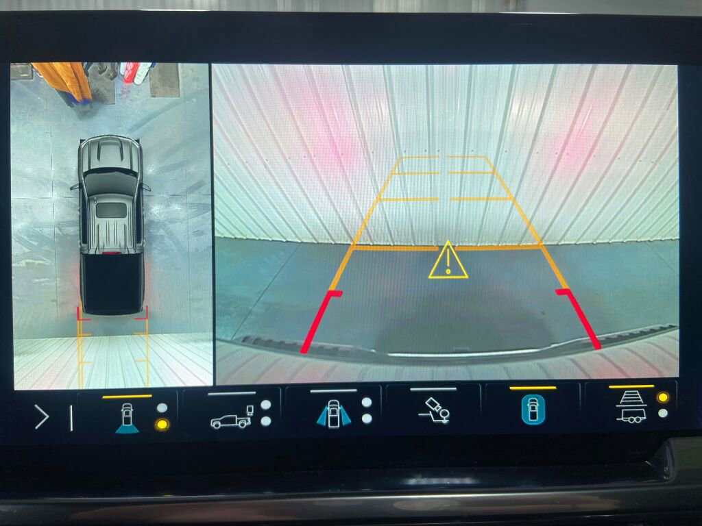 Used 2023 Chevrolet Silverado 1500 LTZ w/ LTZ Premium Package image 12