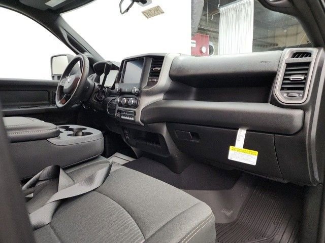 New 2024 RAM 3500 Tradesman image 28