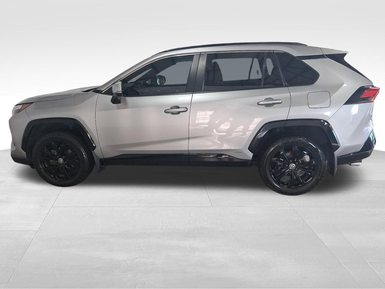Used 2022 Toyota RAV4 SE AWD/4WD image 8