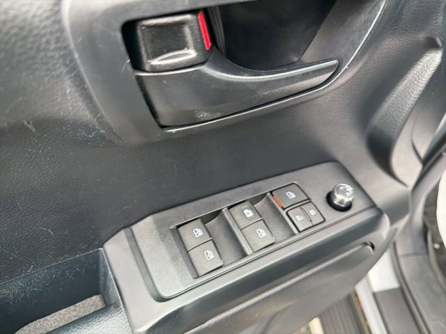 Used 2018 Toyota Tacoma SR w/ SR Convenience Package image 12