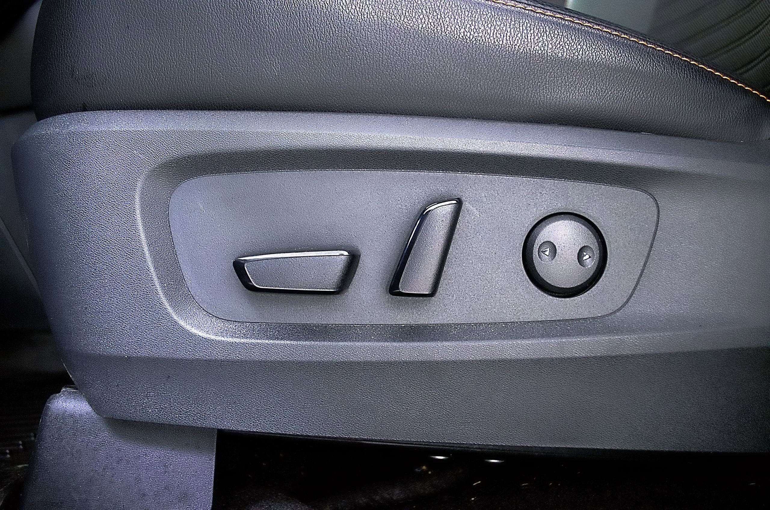 Used 2024 Nissan Pathfinder Rock Creek AWD/4WD image 17