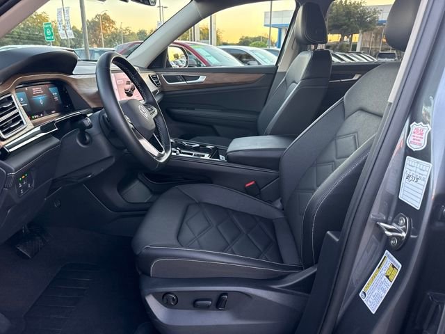 Used 2025 Volkswagen Atlas SE FWD image 9