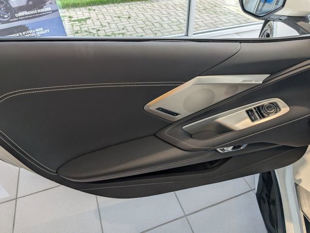 Used 2024 Chevrolet Corvette Z06 image 9