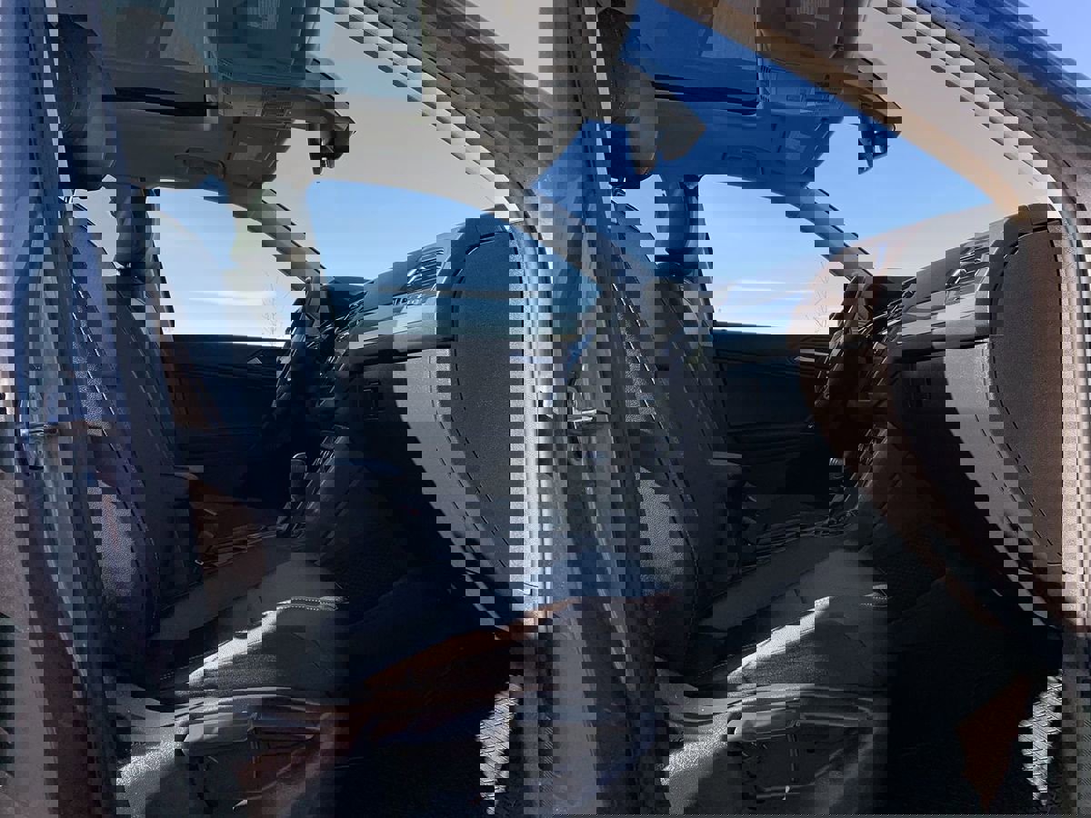 Used 2020 Volkswagen Tiguan SE R-Line image 32