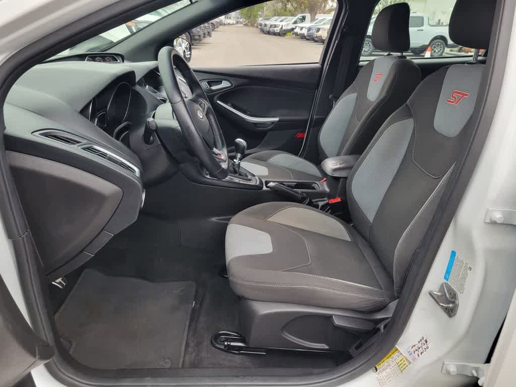 Certified 2017 Ford Focus ST FWD image 11