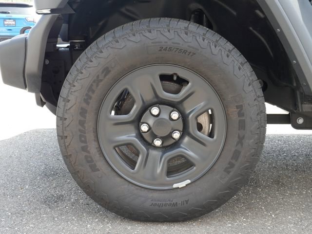 Used 2025 Jeep Wrangler Sport AWD/4WD image 9