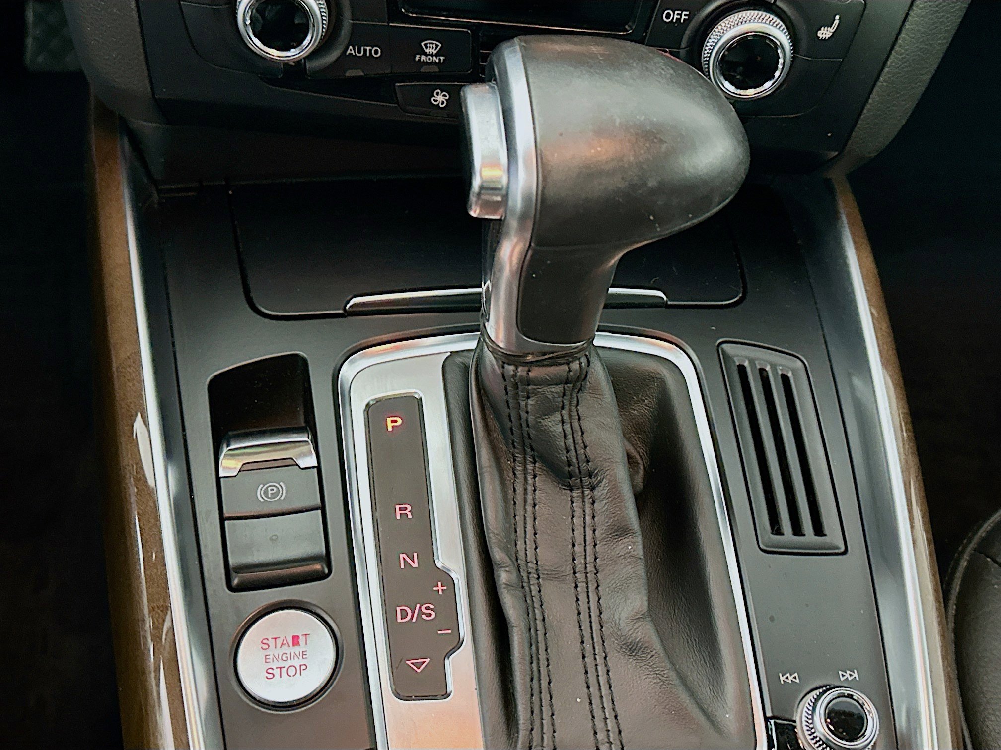 Used 2017 Audi Q5 2.0T Premium Plus w/ Technology Package image 24