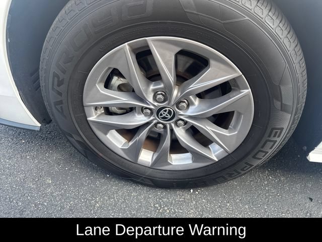 Used 2025 Toyota Sienna LE FWD image 10