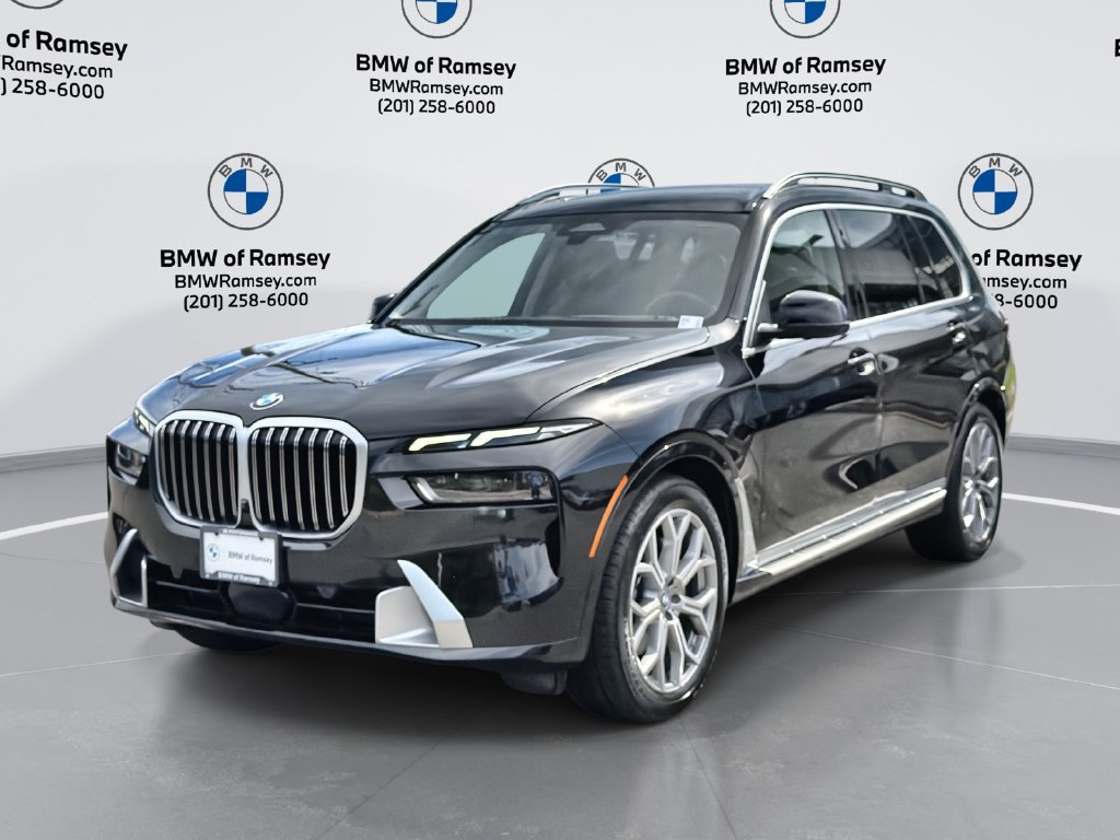 Used 2024 BMW X7 xDrive40i AWD/4WD image 1