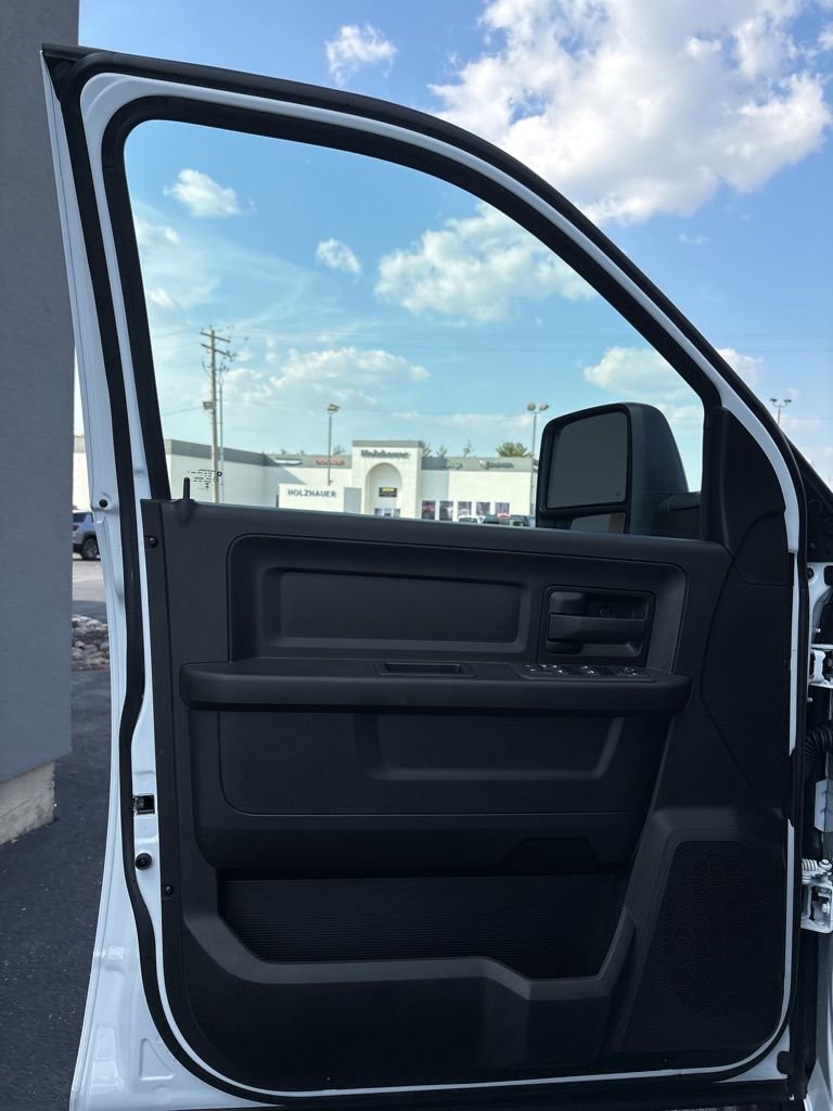 New 2026 RAM 3500 Tradesman w/ Chrome Appearance Group image 15