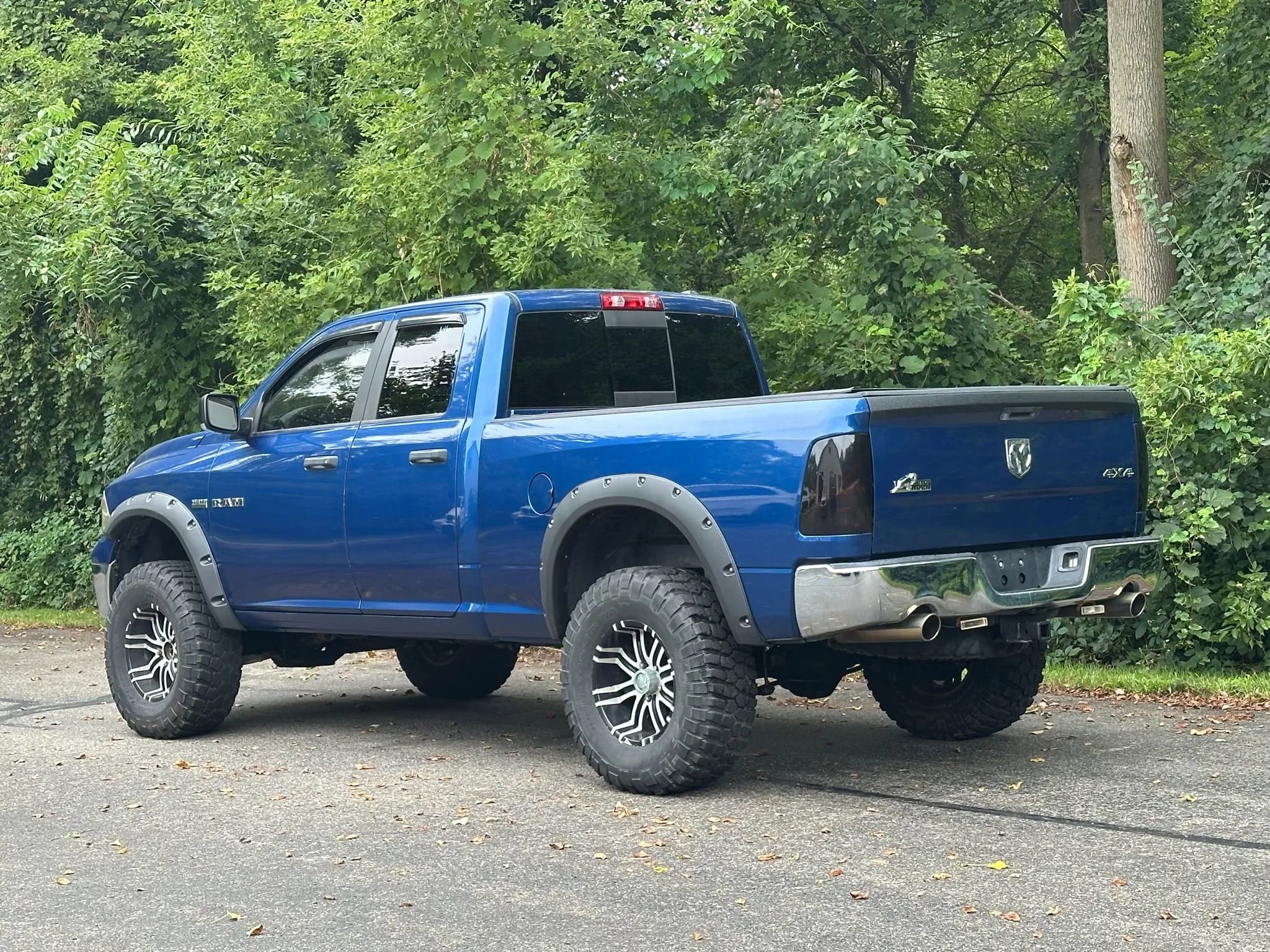 Used 2010 Dodge Ram 1500 Truck SLT w/ Luxury Group image 12