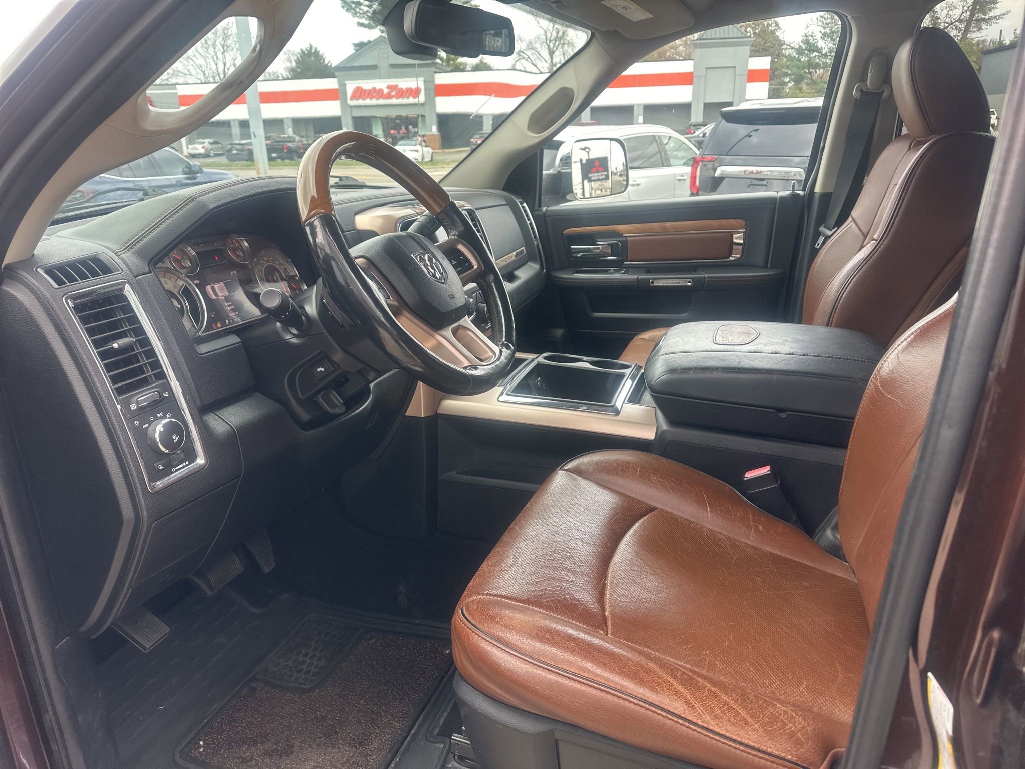 Used 2015 RAM 3500 Laramie Longhorn image 19