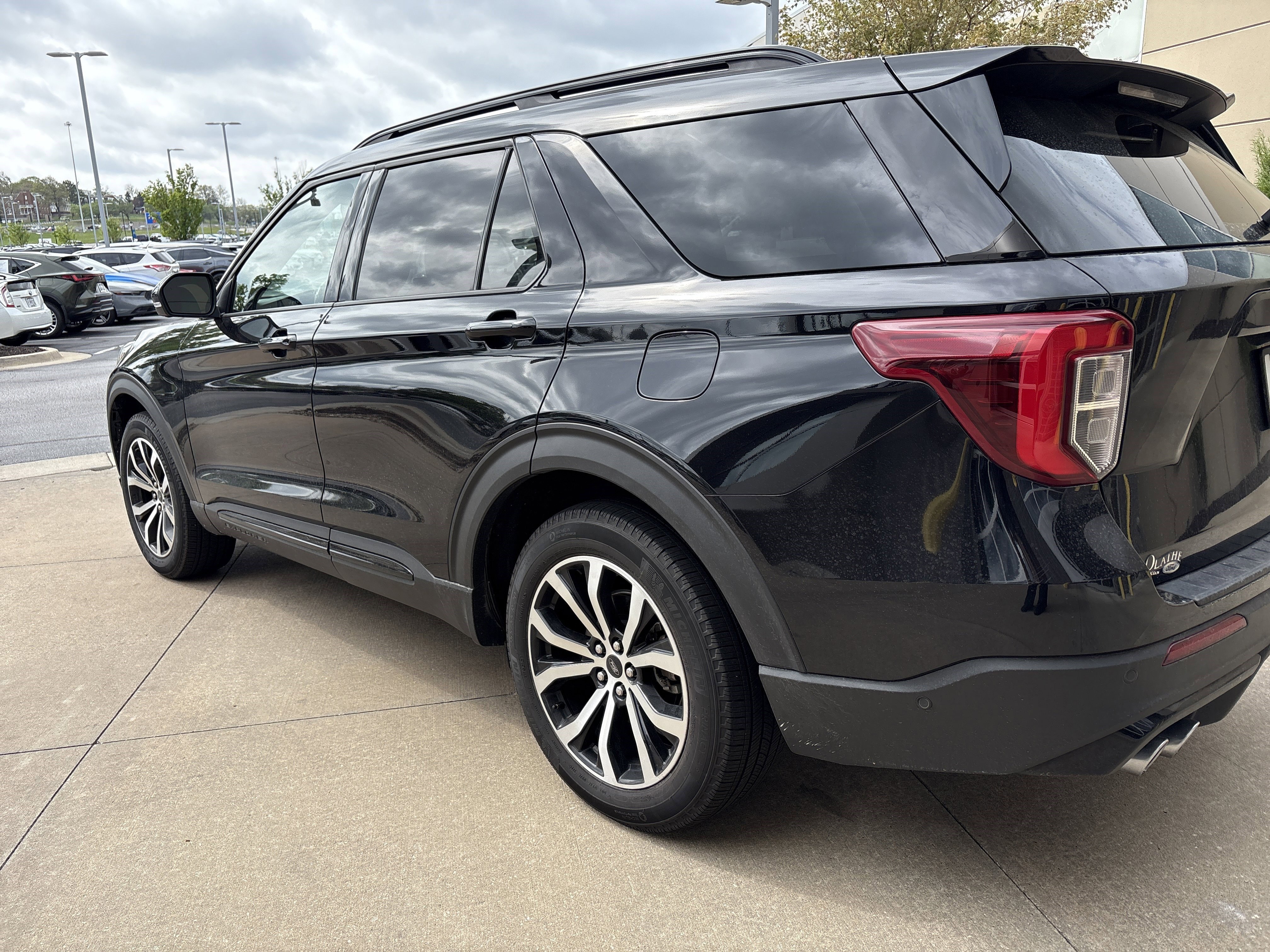 Used 2020 Ford Explorer ST w/ Premium Technology Package image 8