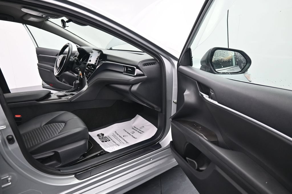 Used 2024 Toyota Camry SE FWD image 23