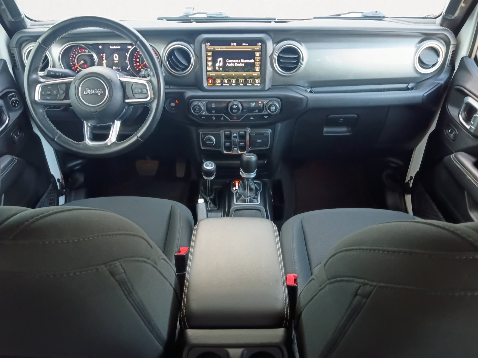 Used 2021 Jeep Wrangler Unlimited Sahara w/ Uconnect 4C Nav & Sound Group AWD/4WD image 3