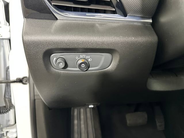 Used 2023 Chevrolet Traverse RS image 19