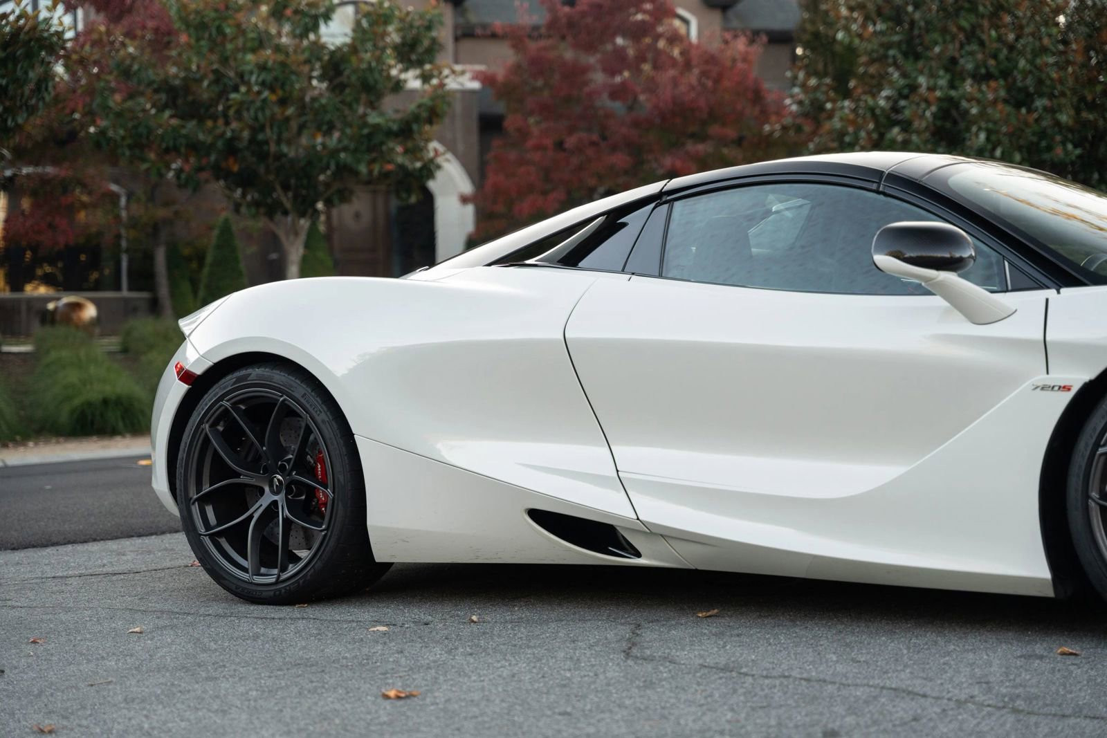 Used 2021 McLaren 720S Spider image 25