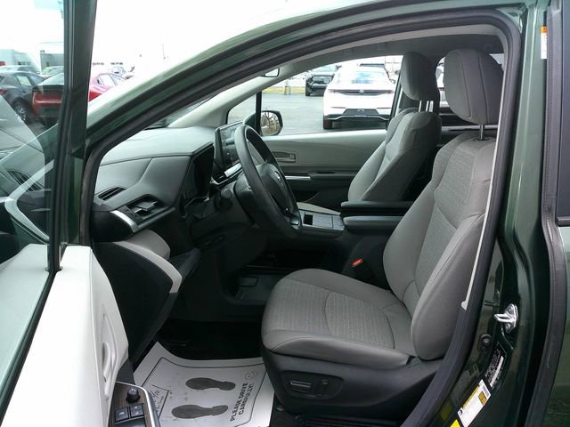 Used 2024 Toyota Sienna LE image 21