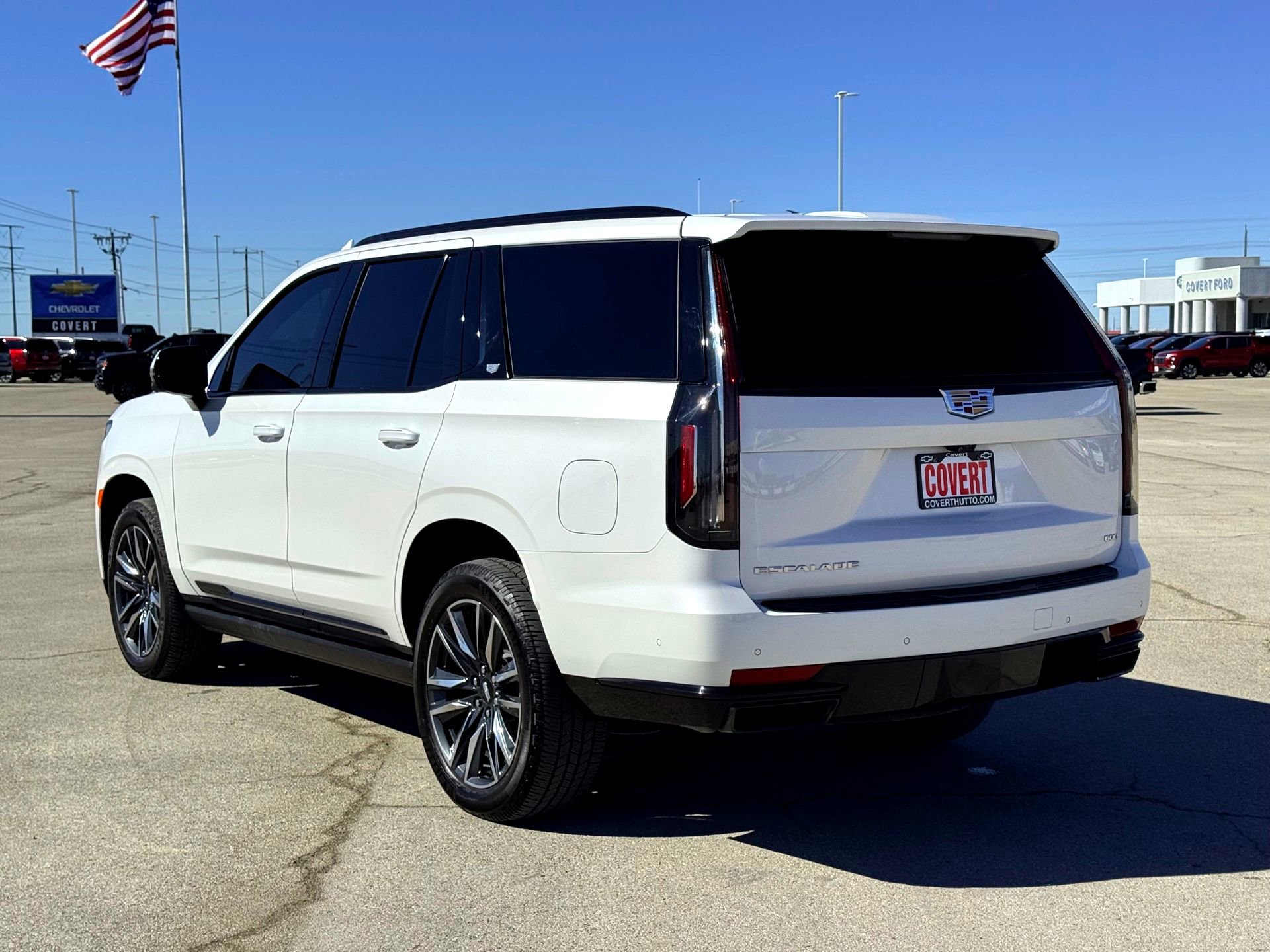 Used 2023 Cadillac Escalade Sport Platinum w/ Heavy-Duty Trailer Package image 11