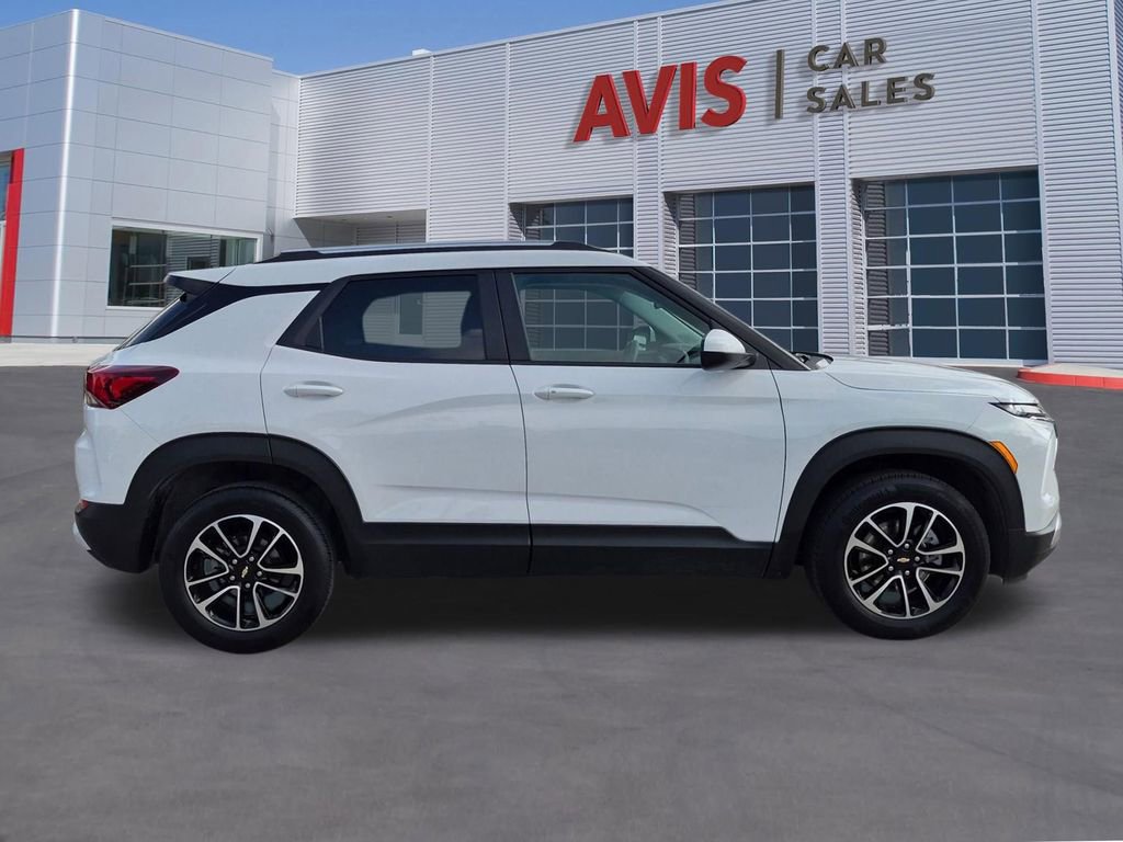 Used 2025 Chevrolet TrailBlazer LT AWD/4WD image 5