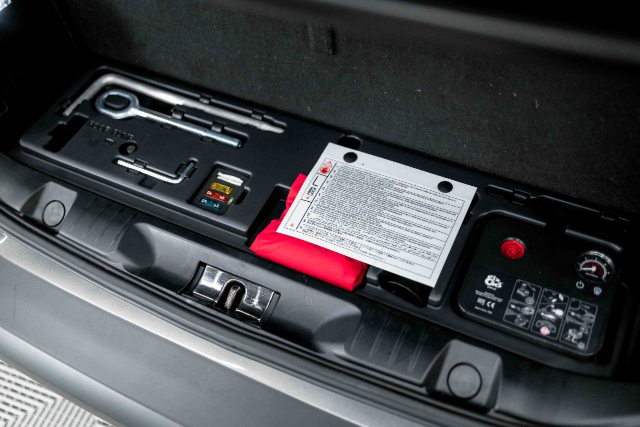 Used 2020 Ferrari Portofino RWD image 96