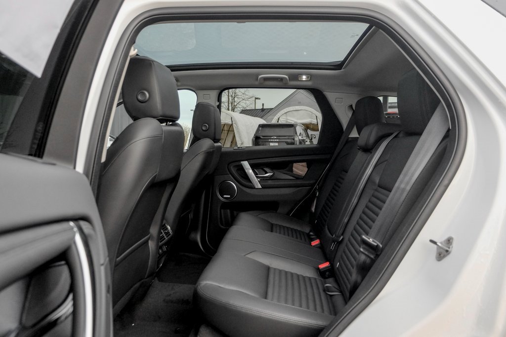 Used 2025 Land Rover Discovery Sport S image 16
