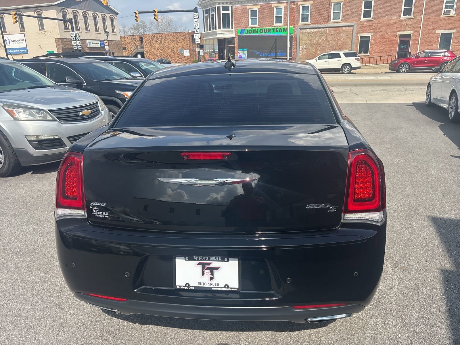 Used 2018 Chrysler 300 S w/ 300S Premium Group image 4