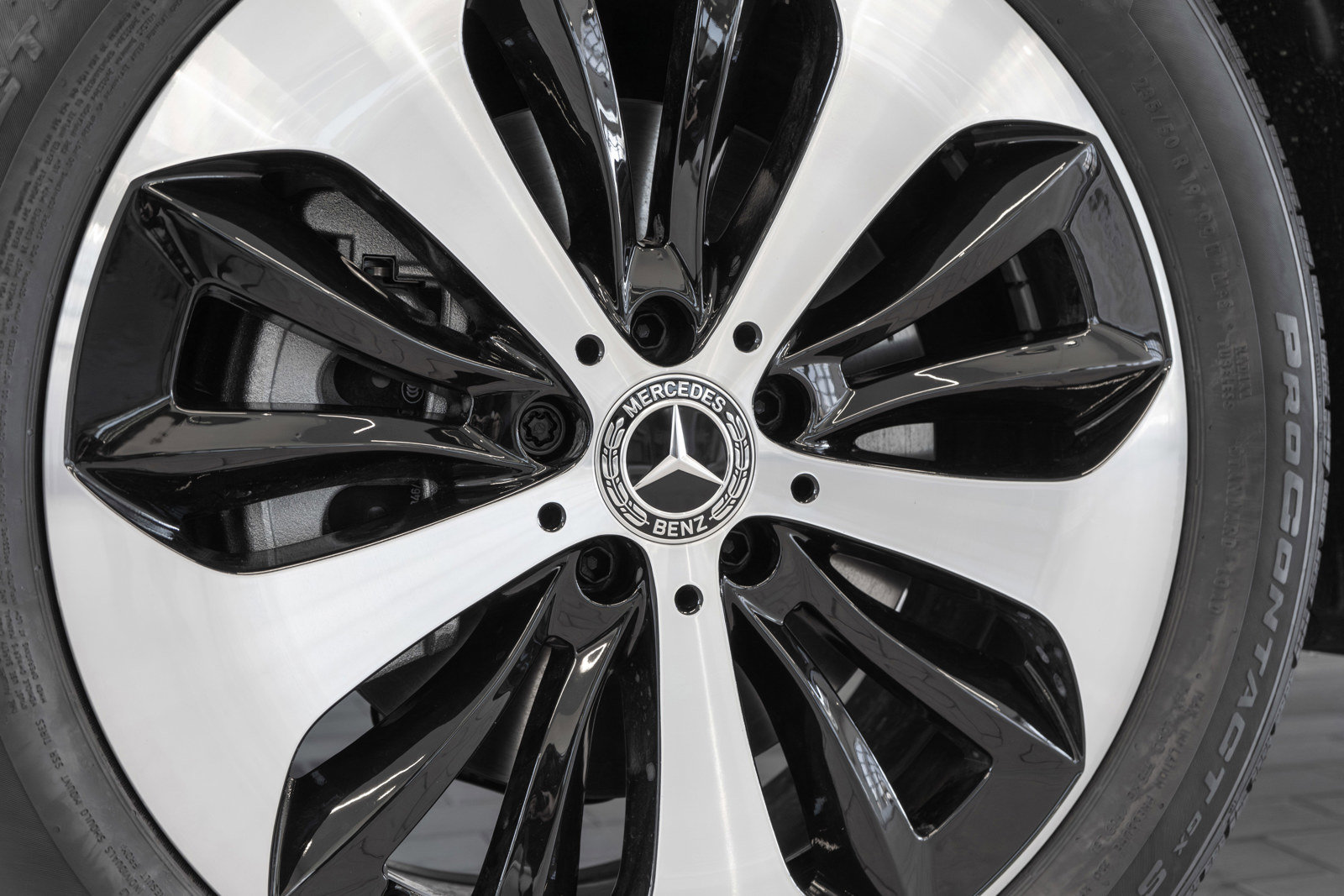 Used 2025 Mercedes-Benz GLB 250 GLB 250 image 32