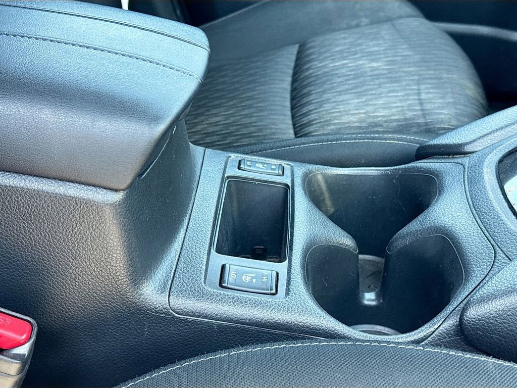 Used 2019 Nissan Rogue SV FWD image 31