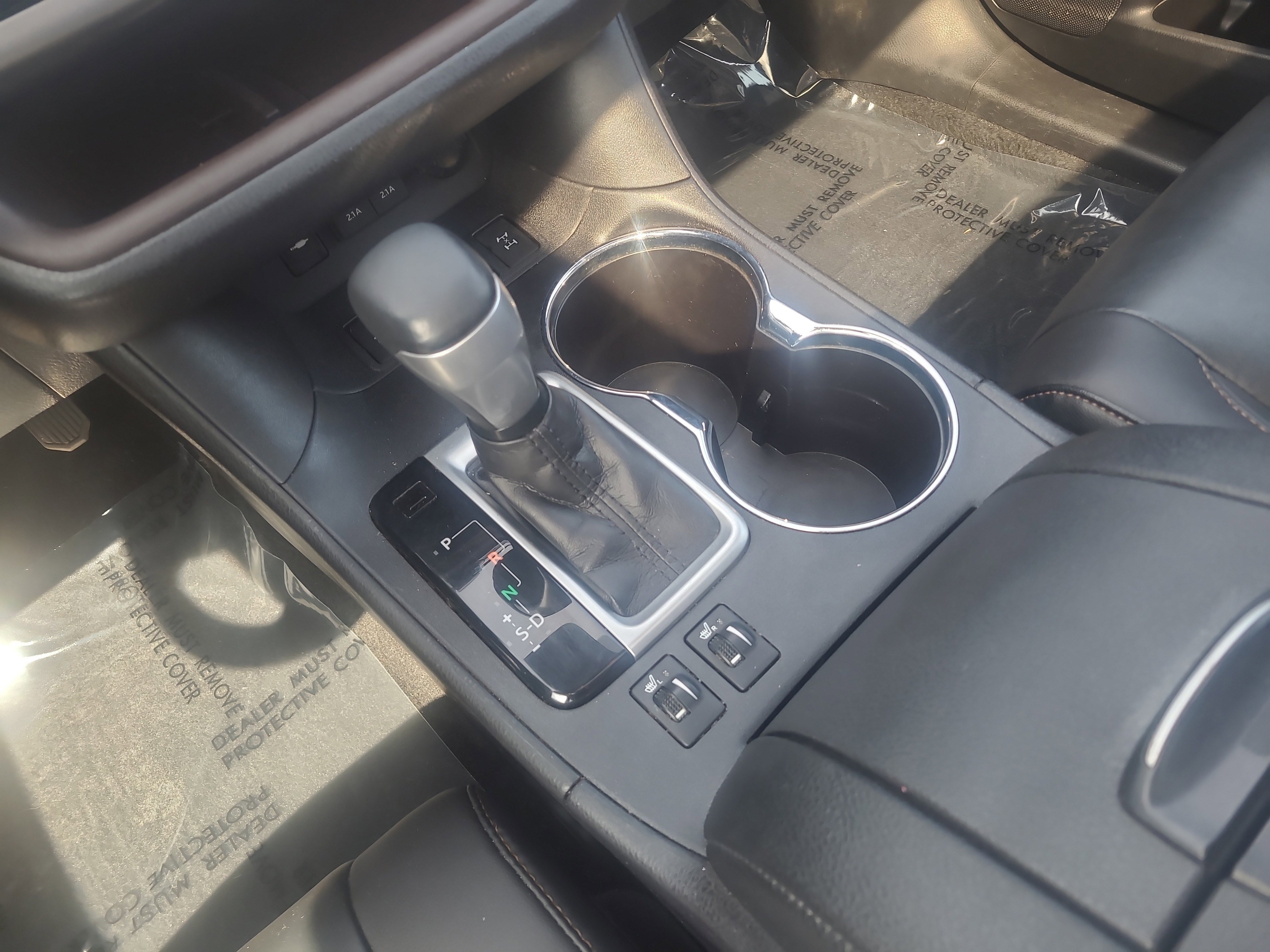 Used 2019 Toyota Highlander XLE AWD/4WD image 22