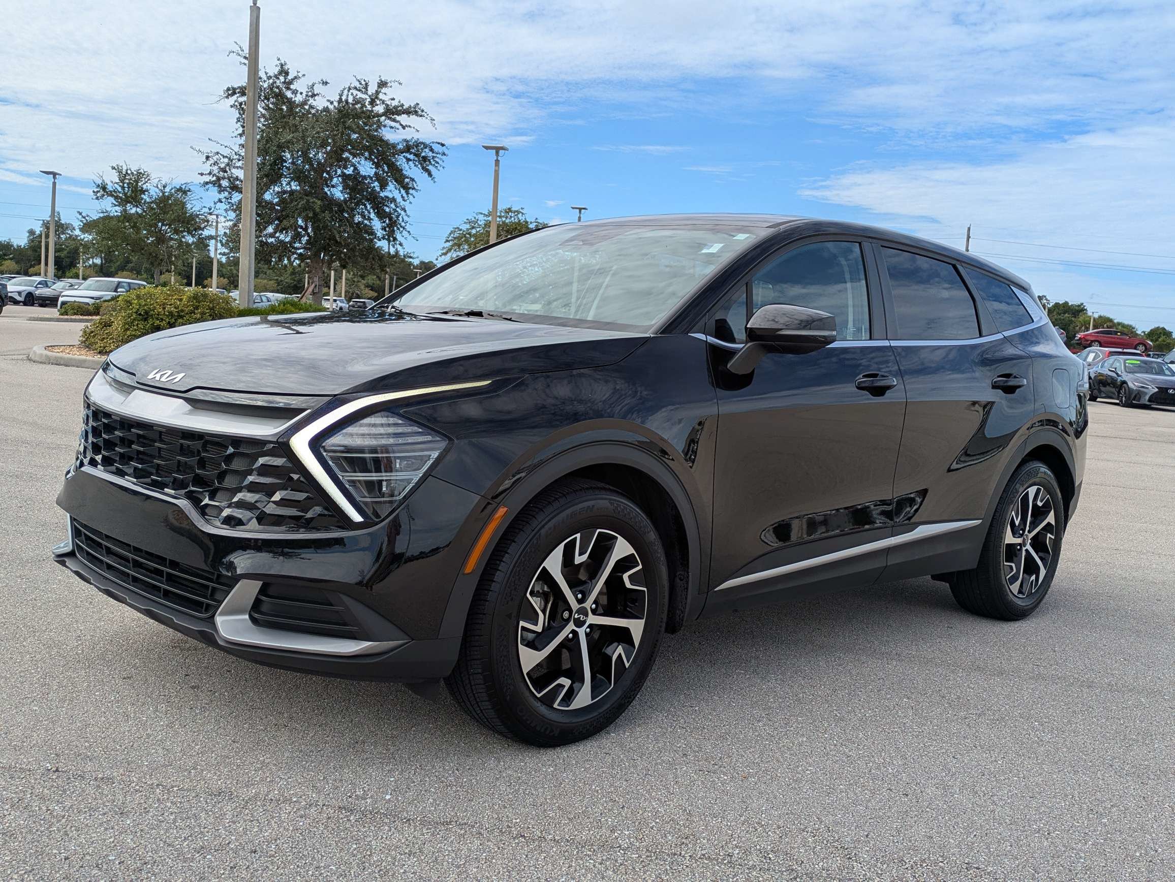 Certified 2025 Kia Sportage EX FWD image 8