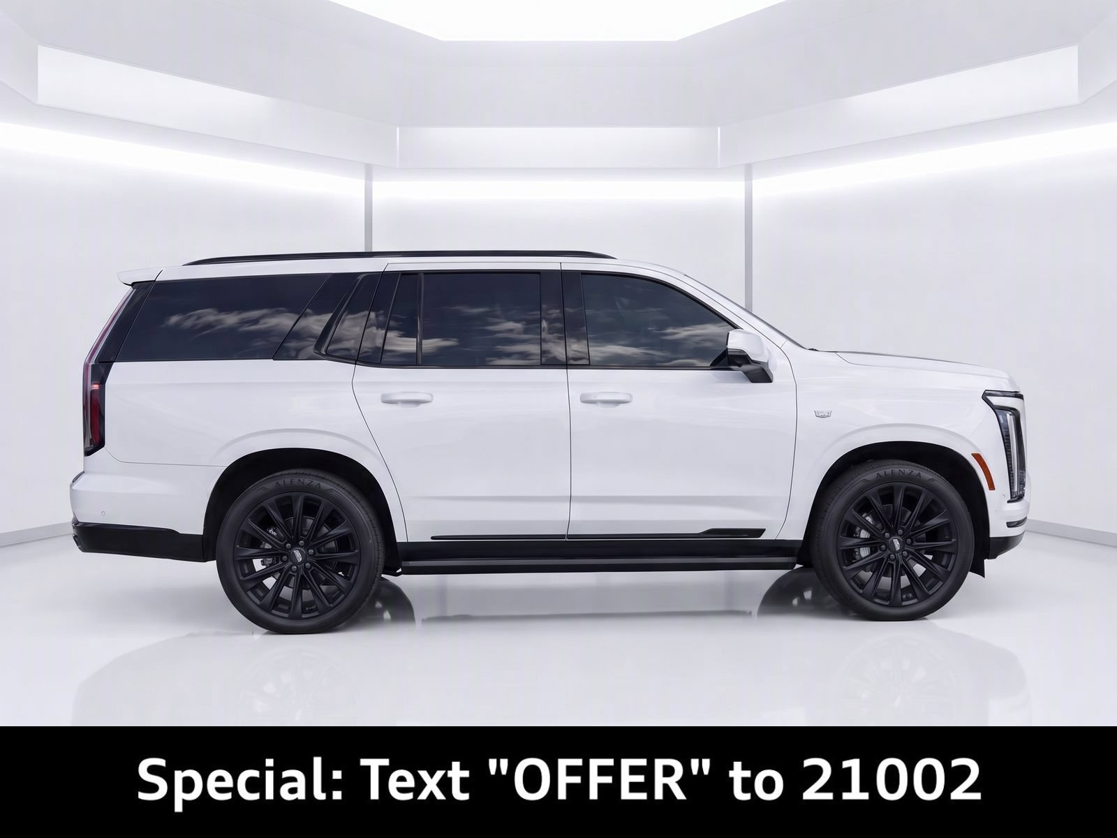 Used 2025 Cadillac Escalade Sport Platinum w/ LPO, ONYX Package AWD/4WD image 3