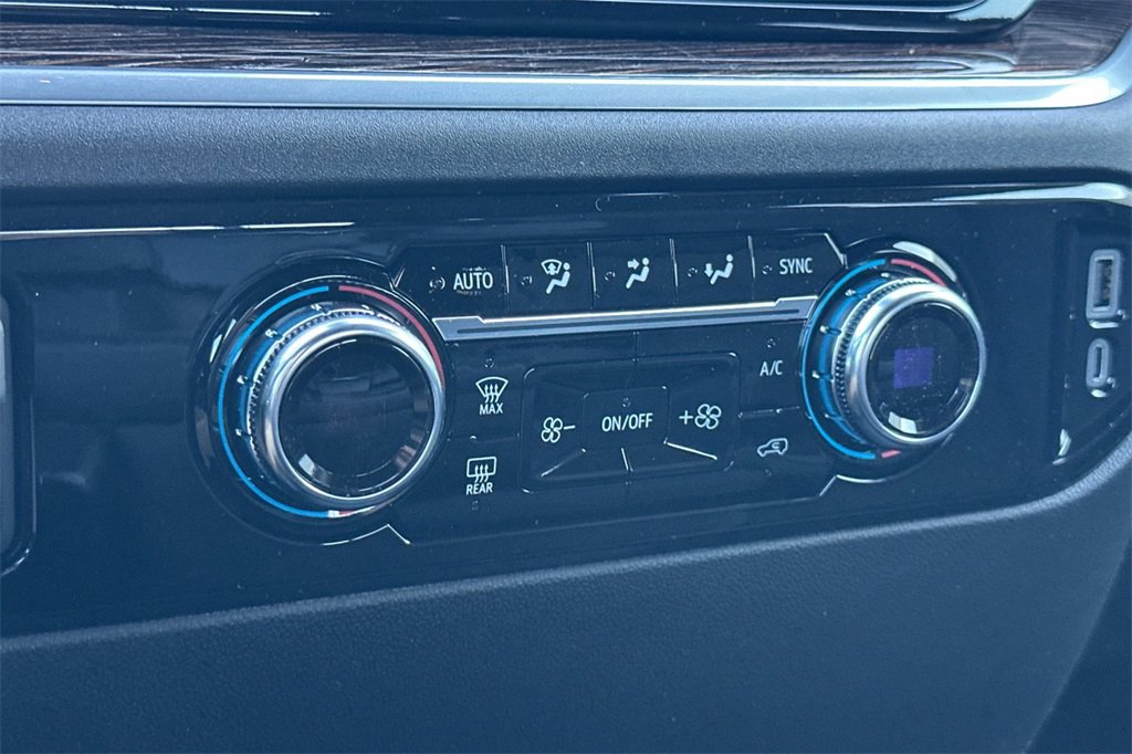 New 2026 GMC Sierra 2500 SLE image 18