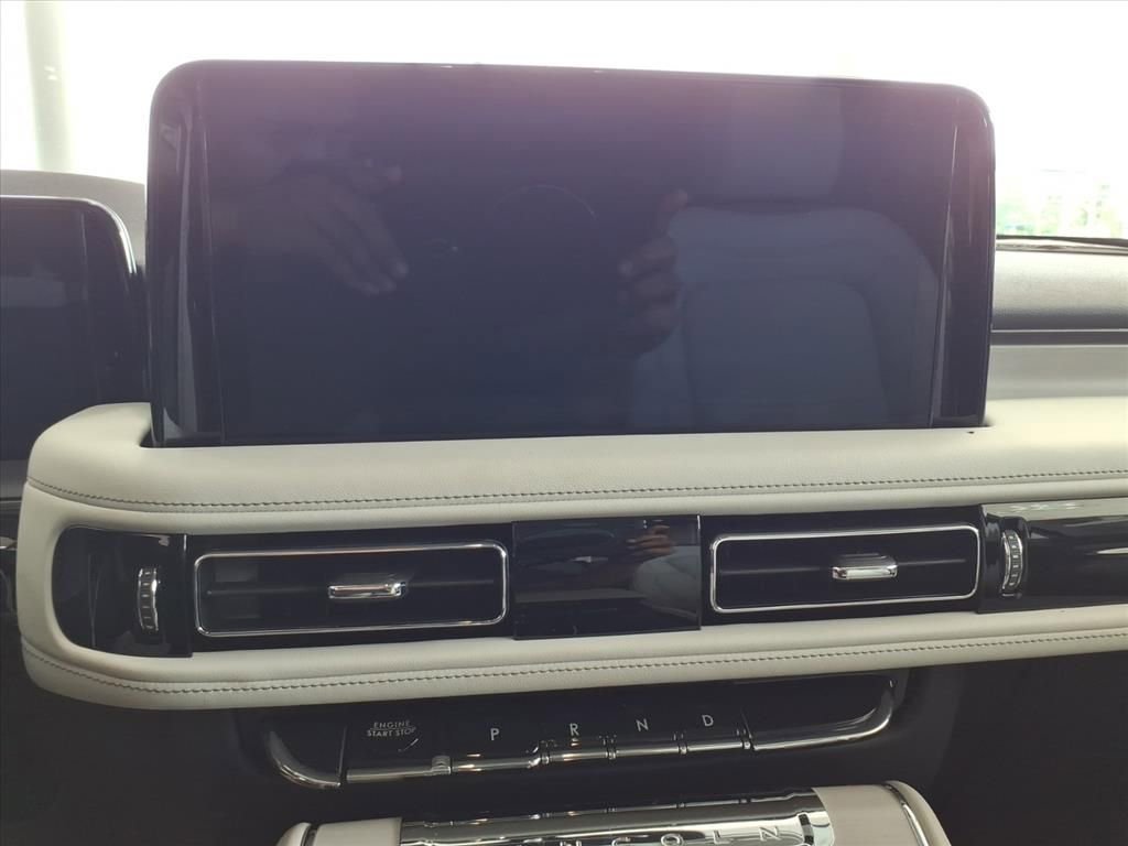 New 2025 Lincoln Aviator Reserve w/ Illumination Package AWD/4WD image 24