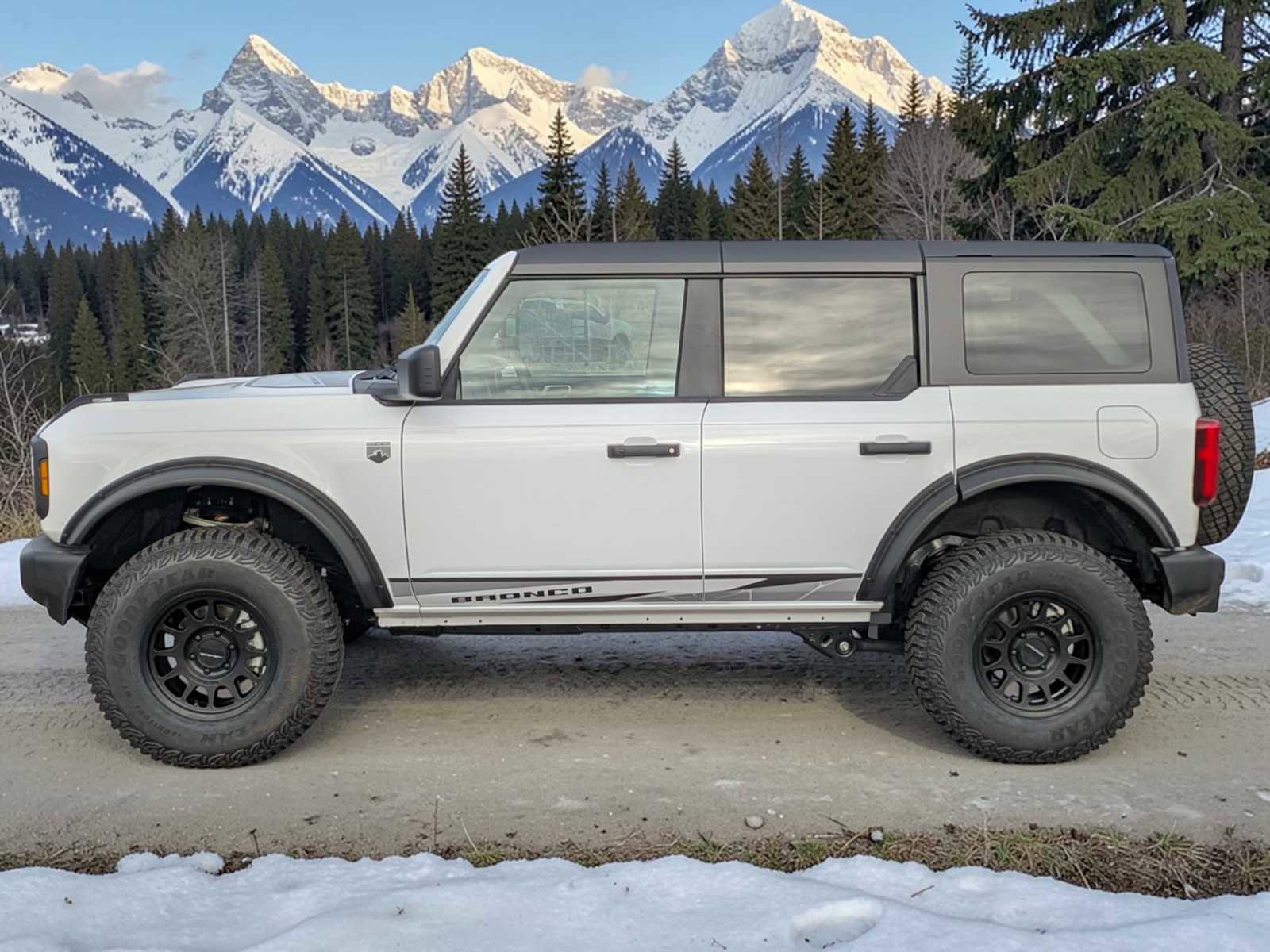 New 2025 Ford Bronco Big Bend image 3
