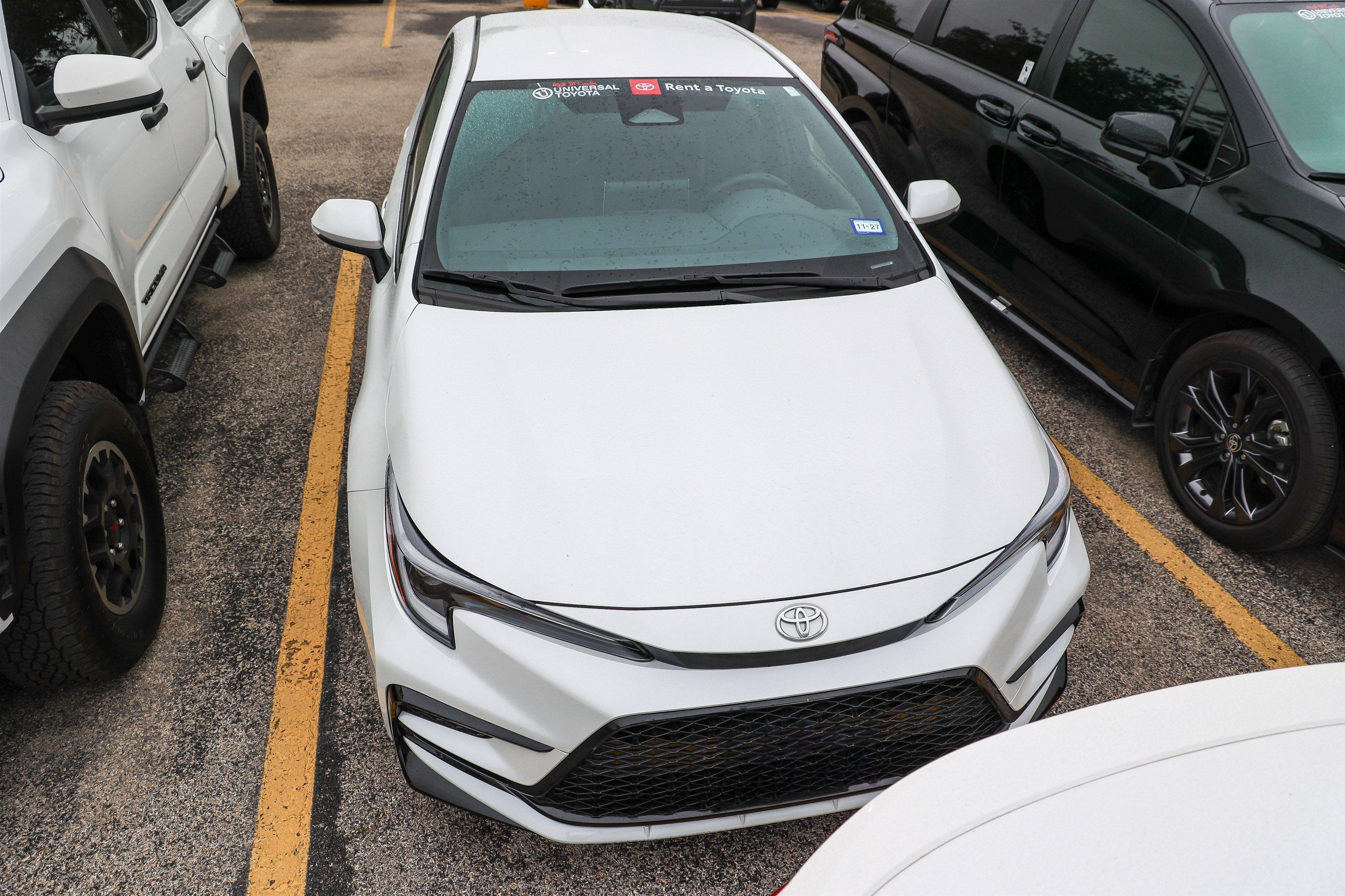Used 2026 Toyota Corolla SE w/ SE Premium Package FWD image 4