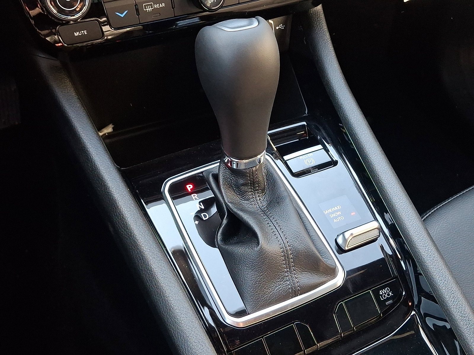 New 2026 Jeep Compass Limited image 10