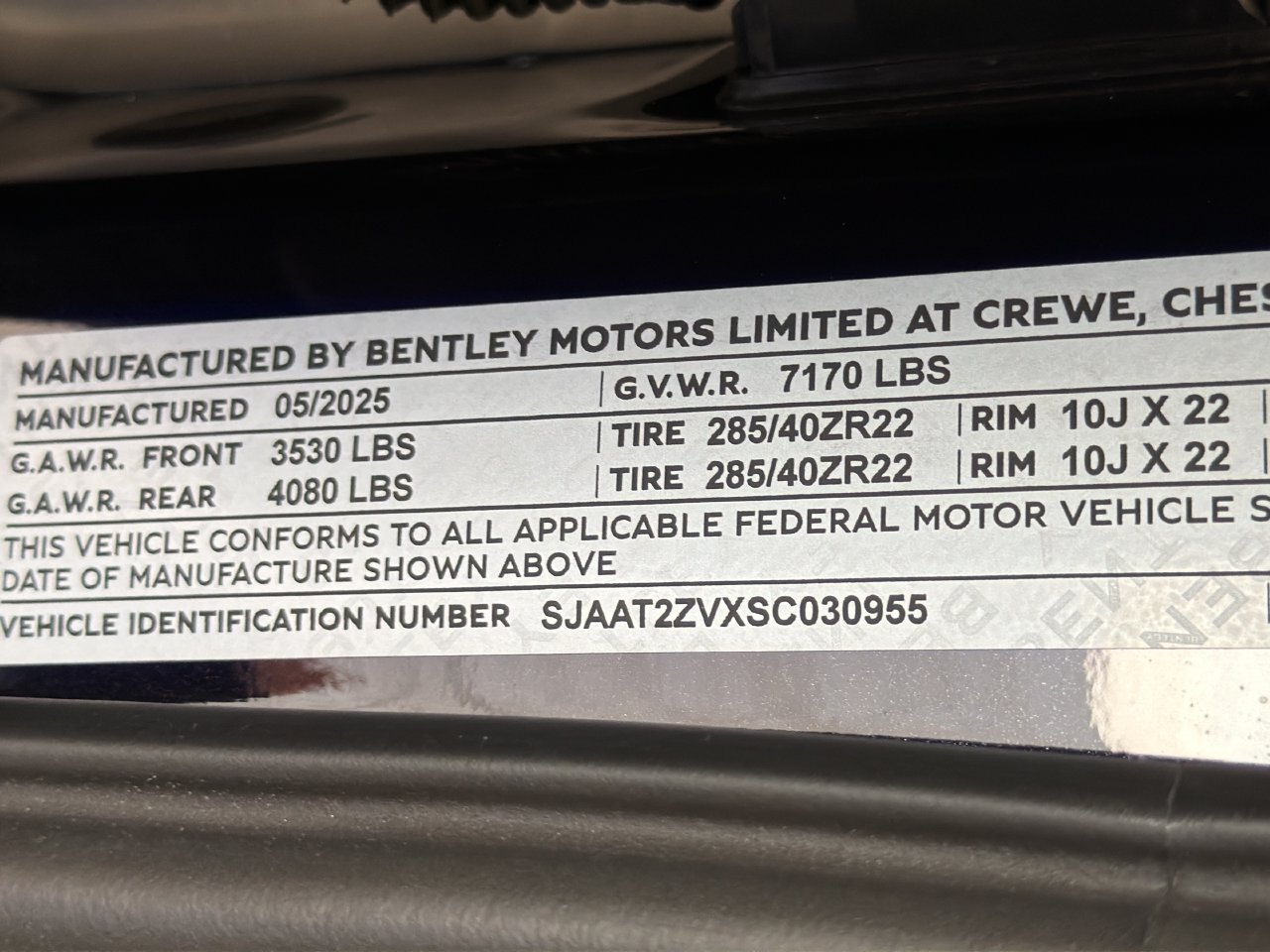 Used 2025 Bentley Bentayga AWD/4WD image 31