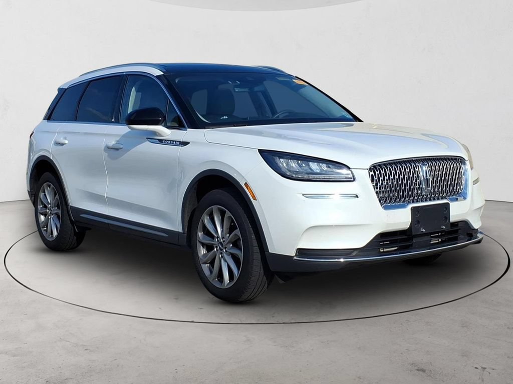 Used 2022 Lincoln Corsair AWD w/ Premium Package image 3
