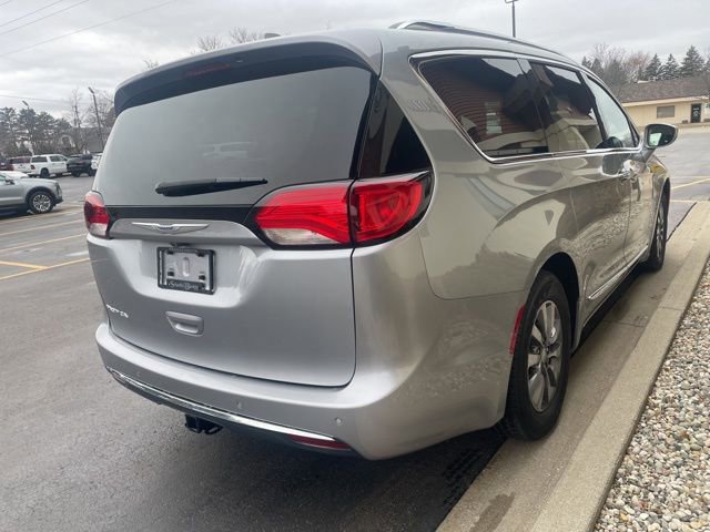 Used 2019 Chrysler Pacifica Touring-L Plus image 12