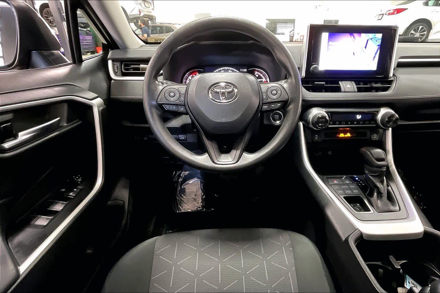 Used 2024 Toyota RAV4 XLE w/ Convenience Package image 6