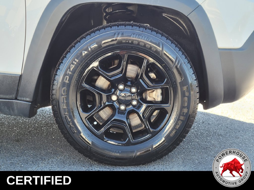 Used 2019 Jeep Cherokee Trailhawk w/ Comfort/Convenience Group AWD/4WD image 12