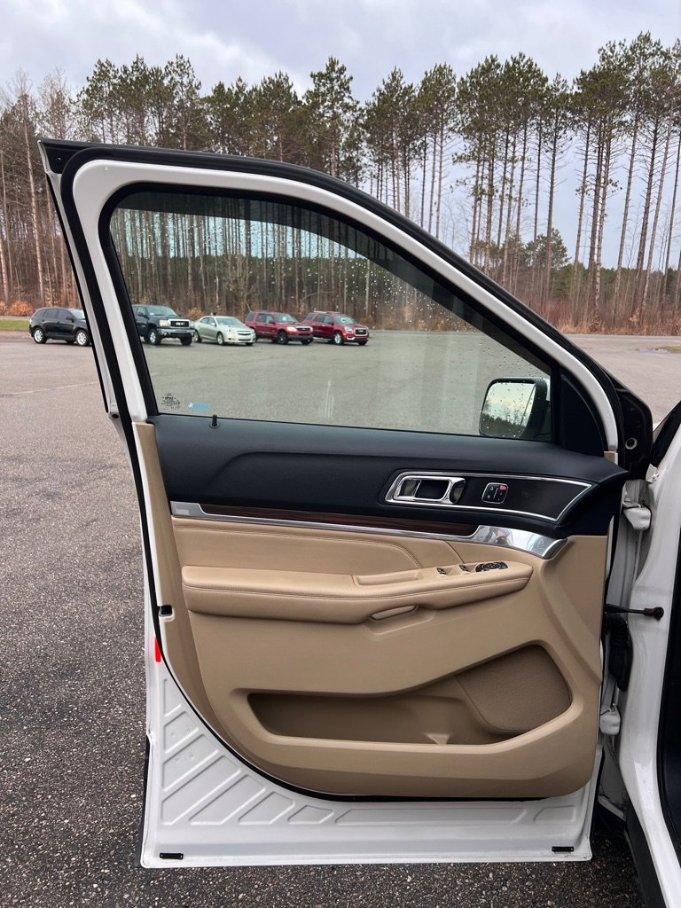 Used 2016 Ford Explorer Limited w/ Equipment Group 301A image 12