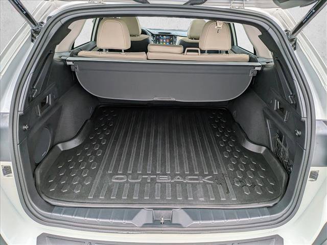 Used 2023 Subaru Outback Limited image 6