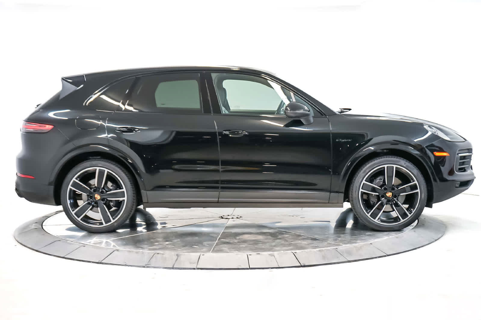 Certified 2023 Porsche Cayenne Platinum Edition AWD/4WD image 8