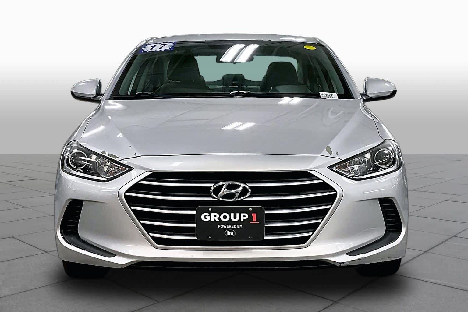 Used 2017 Hyundai Elantra SE FWD image 4