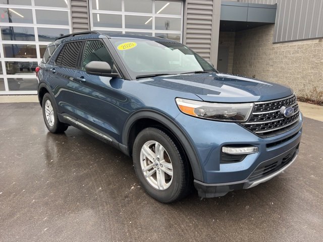 Used 2020 Ford Explorer XLT w/ Equipment Group 202A image 3