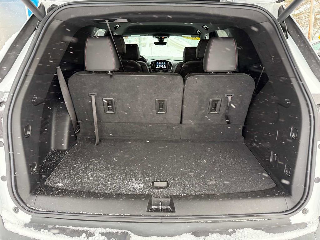 Used 2023 Chevrolet Traverse RS image 29