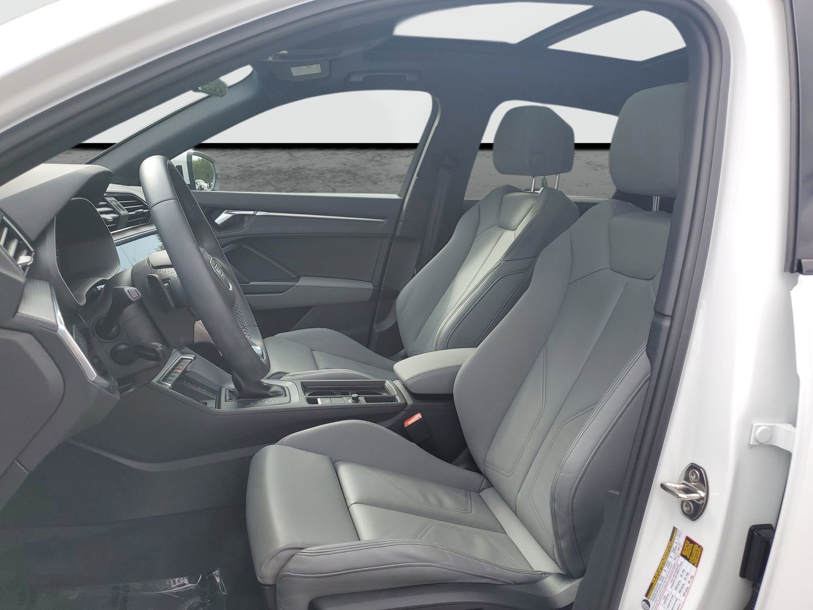 Used 2025 Audi Q3 2.0T Premium w/ Convenience Package AWD/4WD image 19