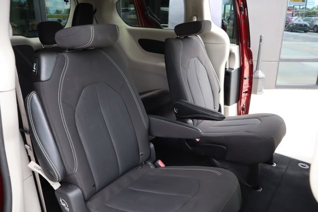 Used 2023 Chrysler Voyager LX FWD image 13